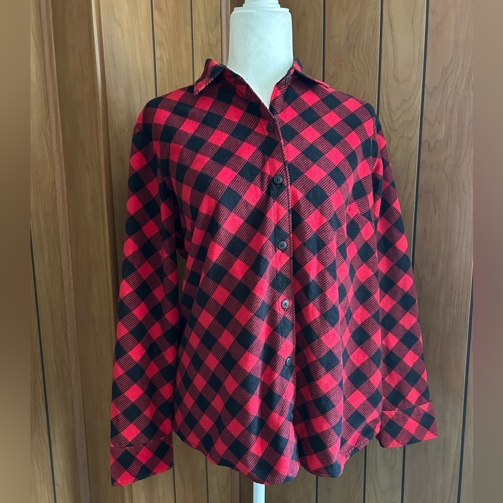 Riders by Lee black and red checkered flannel size medium